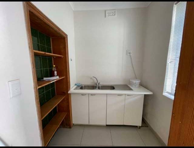 433M² BUILDING TO LET IN VREDEHOEK
